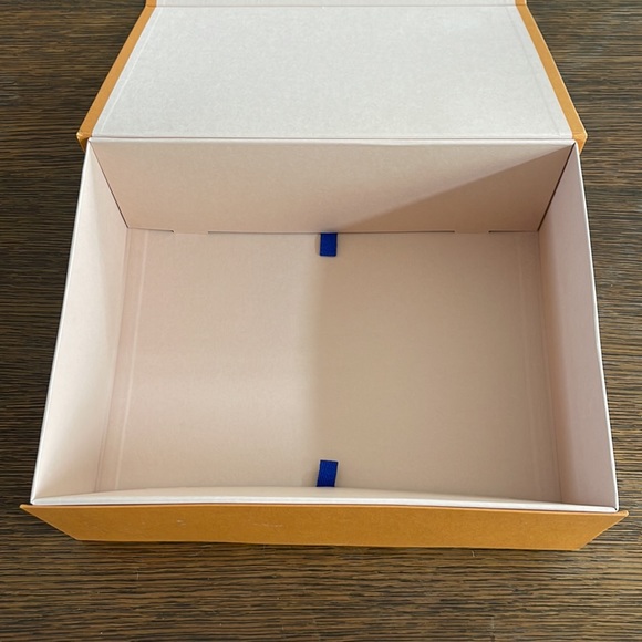 Louis Vuitton orange gift box - Picture 8 of 10